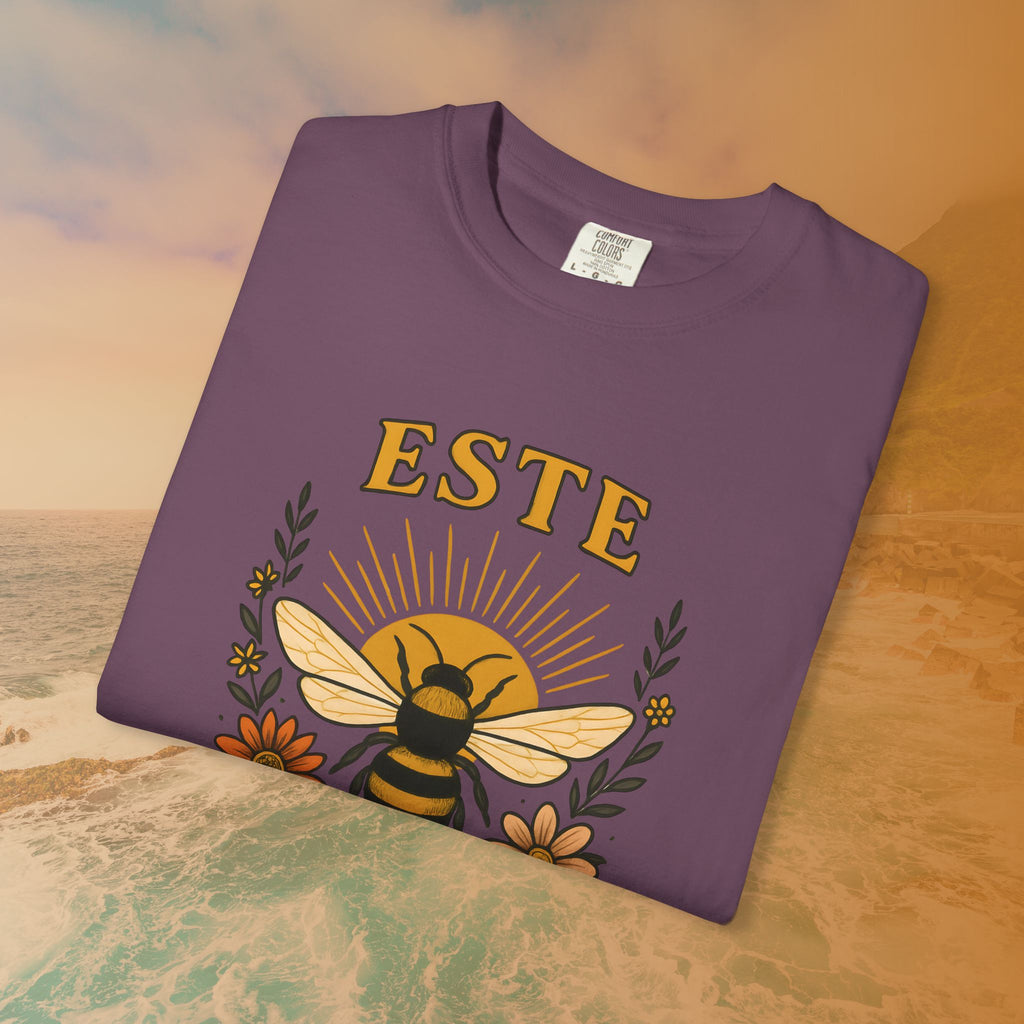 "ESTE BENIGNI" (Be Kind) T-Shirt | Vintage Groovy Bee Graphic Tee