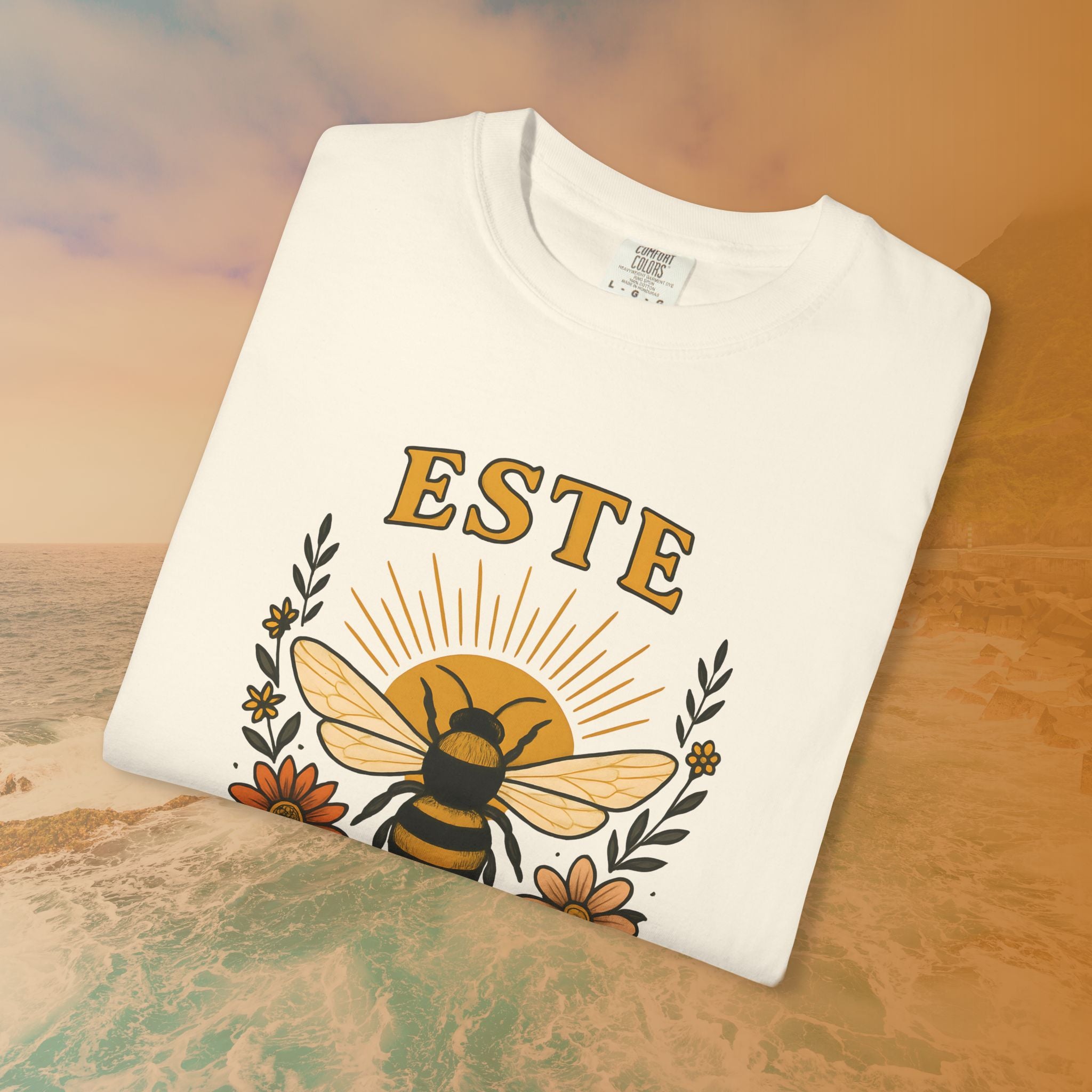 "ESTE BENIGNI" (Be Kind) T-Shirt | Vintage Groovy Bee Graphic Tee