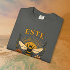 "ESTE BENIGNI" (Be Kind) T-Shirt | Vintage Groovy Bee Graphic Tee