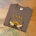 "ESTE BENIGNI" (Be Kind) T-Shirt | Vintage Groovy Bee Graphic Tee