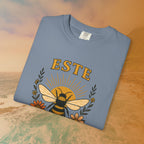 "ESTE BENIGNI" (Be Kind) T-Shirt | Vintage Groovy Bee Graphic Tee