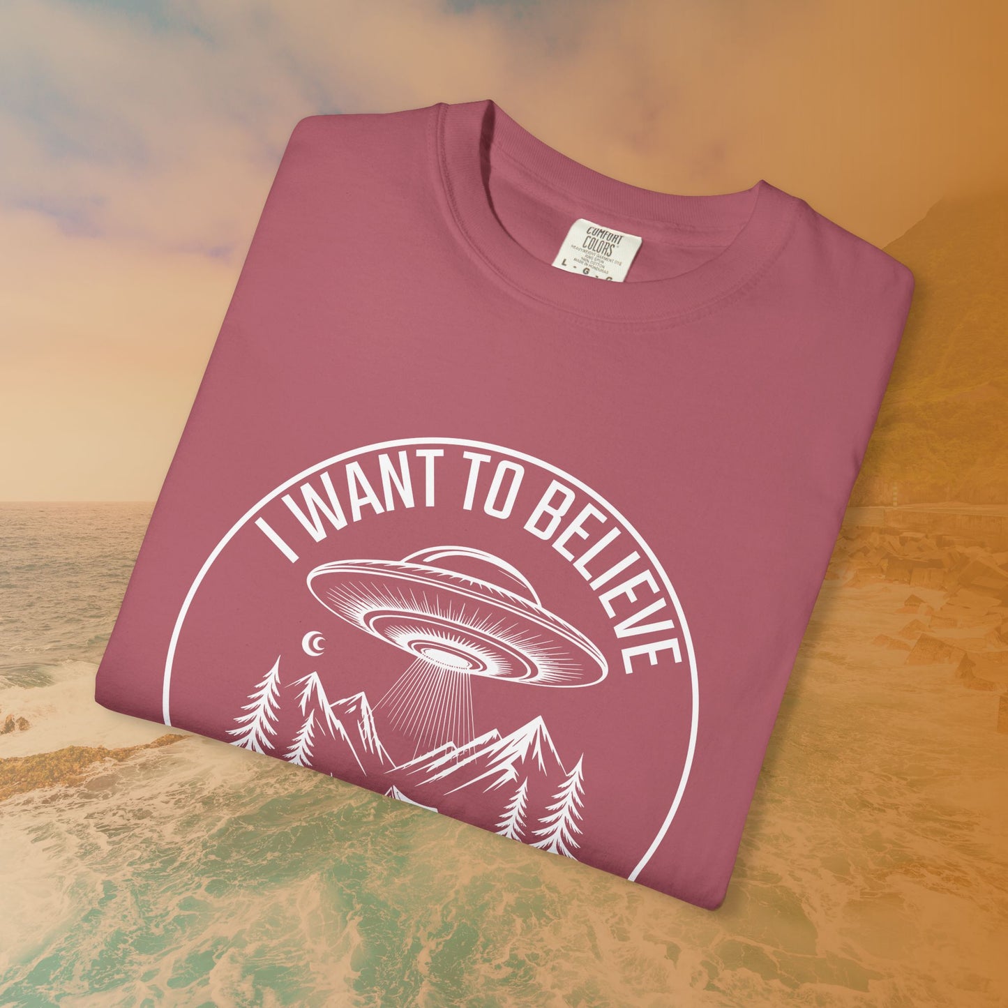 I WANT TO BELIEVE UFO Camping T-Shirt | Retro Alien Abduction Graphic Tee | Sci-Fi Conspiracy Apparel