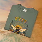 "ESTE BENIGNI" (Be Kind) T-Shirt | Vintage Groovy Bee Graphic Tee
