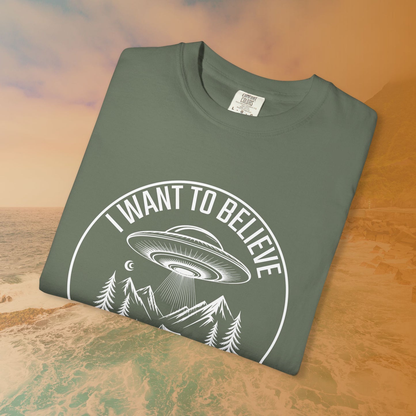 I WANT TO BELIEVE UFO Camping T-Shirt | Retro Alien Abduction Graphic Tee | Sci-Fi Conspiracy Apparel
