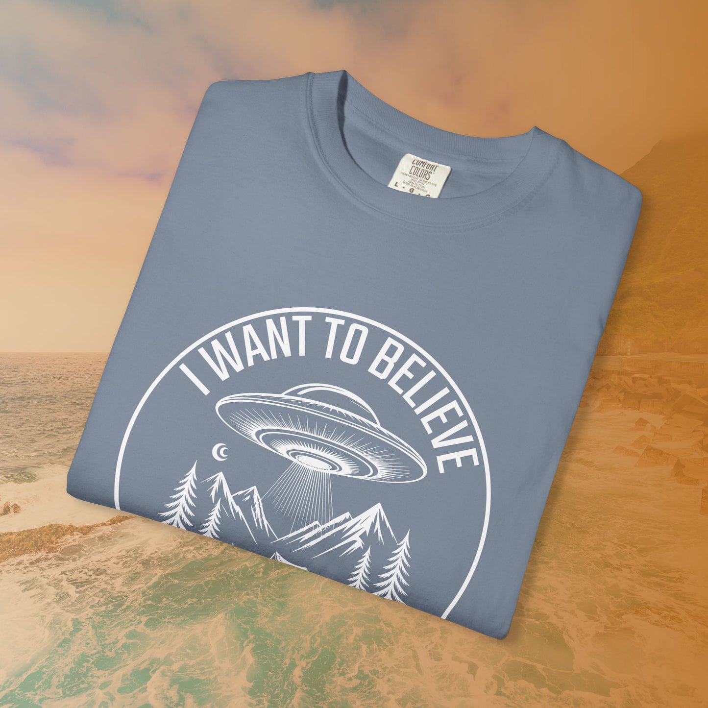 I WANT TO BELIEVE UFO Camping T-Shirt | Retro Alien Abduction Graphic Tee | Sci-Fi Conspiracy Apparel